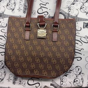 Dooney and Burke signature bag in excellent condition